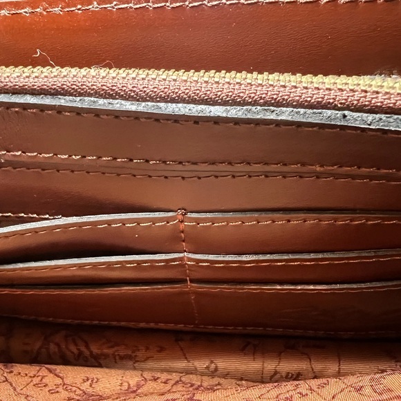 NWT Patricia Nash Discovery Collection: Atessa Postcard Leather Crossbody - Picture 9 of 10